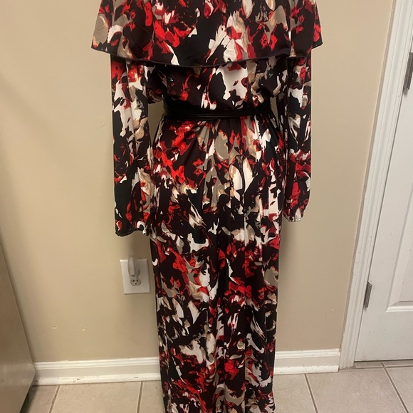 NWT A new kind of SeXy CAMO off shoulder long sleeve maxi. - Picture 2 of 5